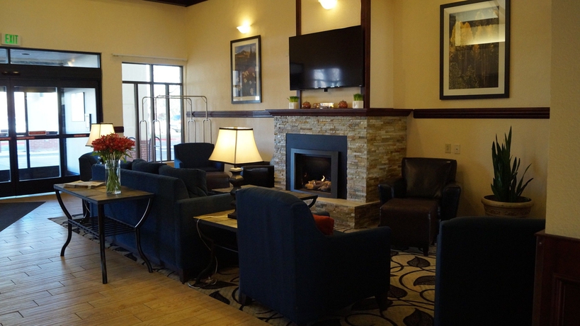 Imagen de los interiores del Hotel Ramada By Wyndham Denver International Airport. Foto 14