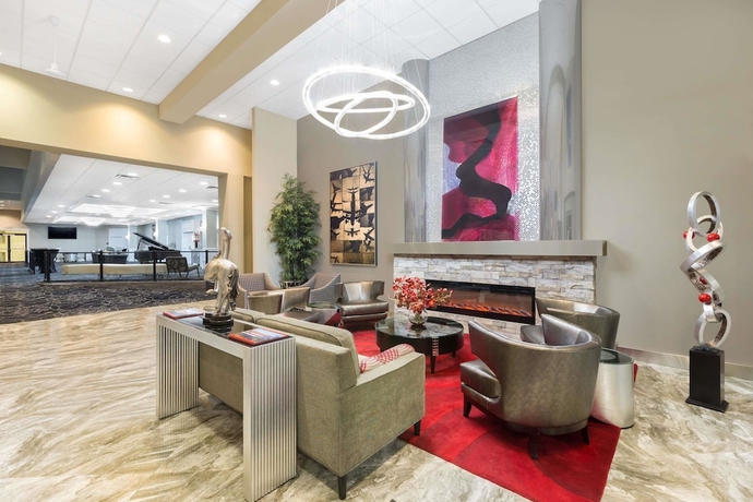 Imagen de los interiores del Hotel Ramada By Wyndham Des Moines Airport. Foto 19