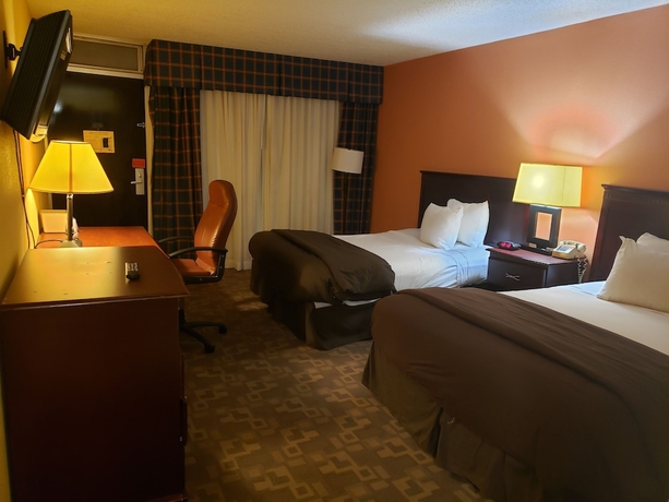 Imagen de la habitación del Hotel Ramada By Wyndham Dfw Airport. Foto 5