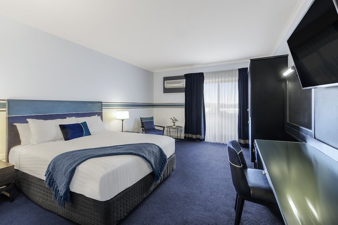 Imagen de la habitación del Hotel Ramada By Wyndham Diplomat Canberra. Foto 4