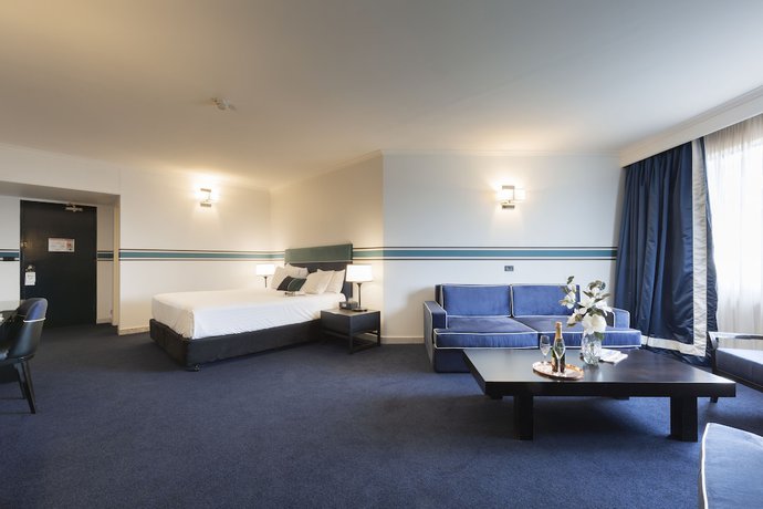 Imagen de la habitación del Hotel Ramada By Wyndham Diplomat Canberra. Foto 13