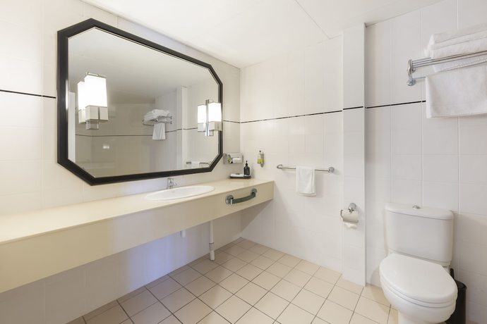 Imagen de la habitación del Hotel Ramada By Wyndham Diplomat Canberra. Foto 17