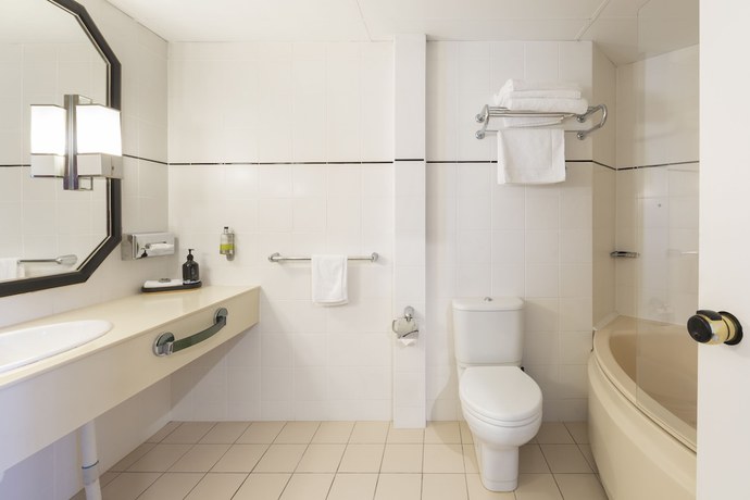 Imagen de la habitación del Hotel Ramada By Wyndham Diplomat Canberra. Foto 18