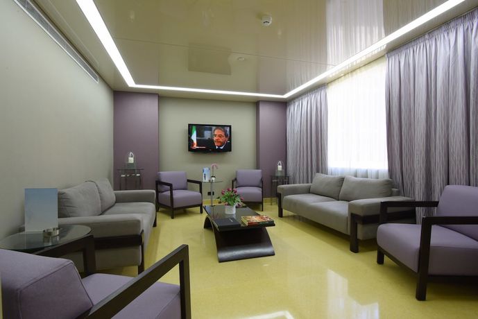 Imagen de los interiores del Hotel Ramada By Wyndham Downtown Beirut. Foto 28