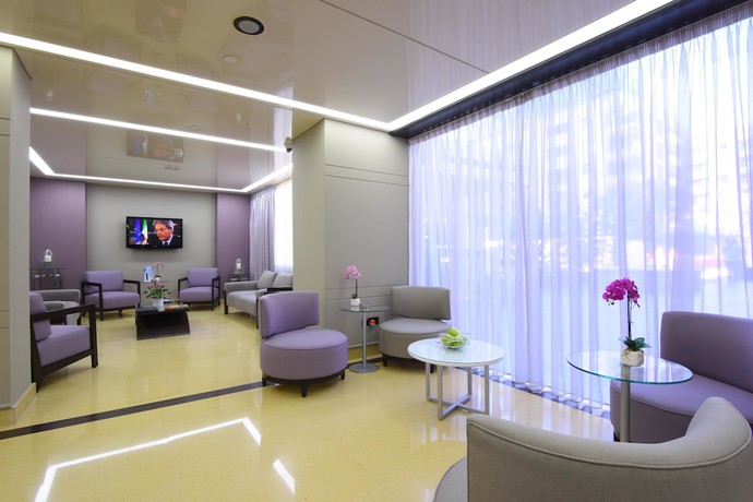 Imagen de los interiores del Hotel Ramada By Wyndham Downtown Beirut. Foto 31