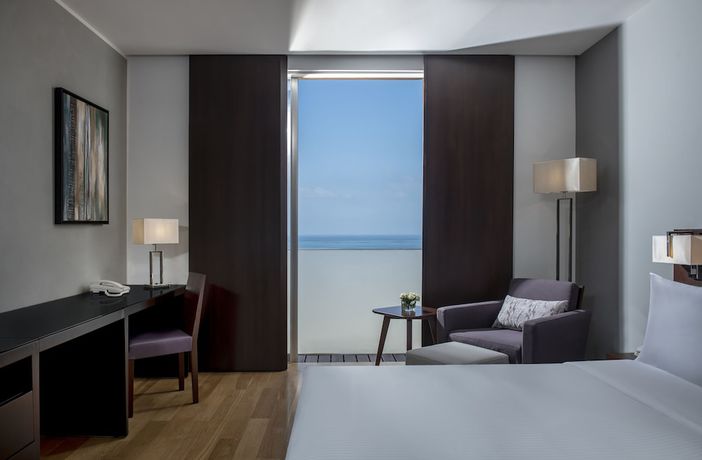 Imagen de la habitación del Hotel Ramada By Wyndham Downtown Beirut. Foto 23