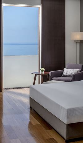 Imagen de la habitación del Hotel Ramada By Wyndham Downtown Beirut. Foto 24