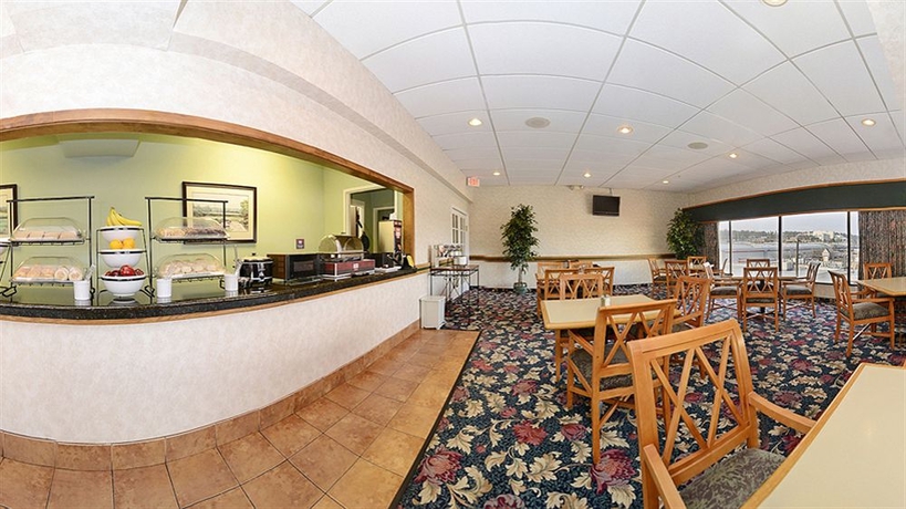 Imagen del bar/restaurante del Hotel Ramada By Wyndham Downtown Spokane. Foto 2