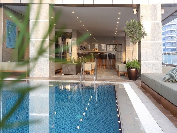 Imagen de la piscina del Hotel Ramada By Wyndham Dubai Barsha Heights. Foto 14