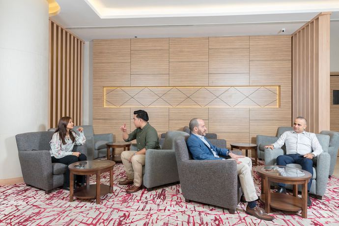 Imagen de los interiores del Hotel Ramada By Wyndham Dubai Deira. Foto 18