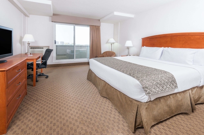 Imagen de la habitación del Hotel Ramada By Wyndham Edmonton South. Foto 15