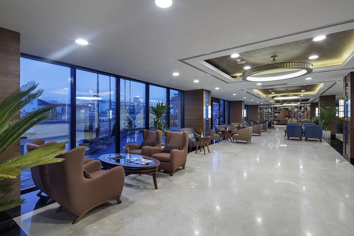 Imagen de los interiores del Hotel Ramada By Wyndham Elazig. Foto 15