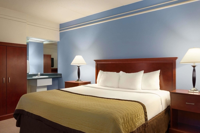 Imagen de la habitación del Hotel Ramada By Wyndham Fargo. Foto 8