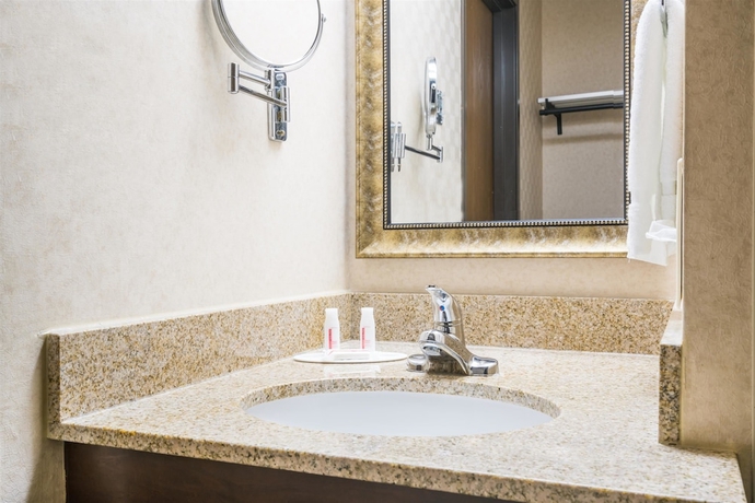 Imagen de la habitación del Hotel Ramada By Wyndham Fargo. Foto 9