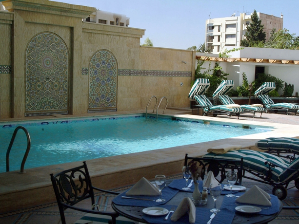 Imagen del bar/restaurante del Hotel Ramada By Wyndham Fes. Foto 7