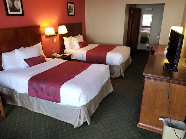Imagen de la habitación del Hotel Ramada By Wyndham Flemington. Foto 5