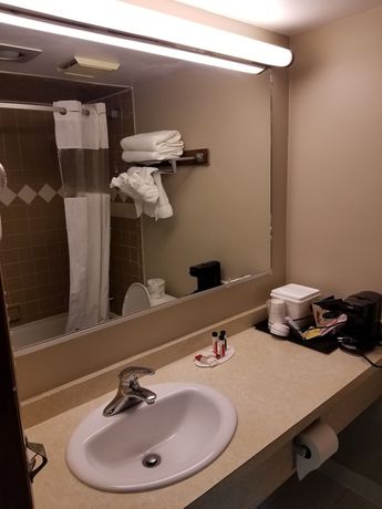 Imagen de la habitación del Hotel Ramada By Wyndham Flemington. Foto 8