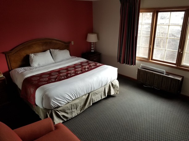 Imagen de la habitación del Hotel Ramada By Wyndham Flemington. Foto 9