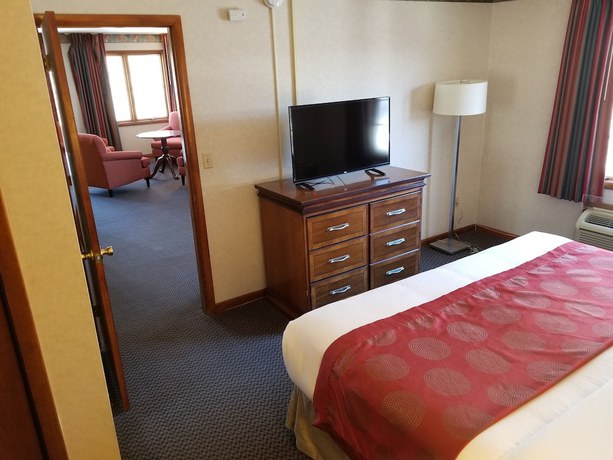 Imagen de la habitación del Hotel Ramada By Wyndham Flemington. Foto 11