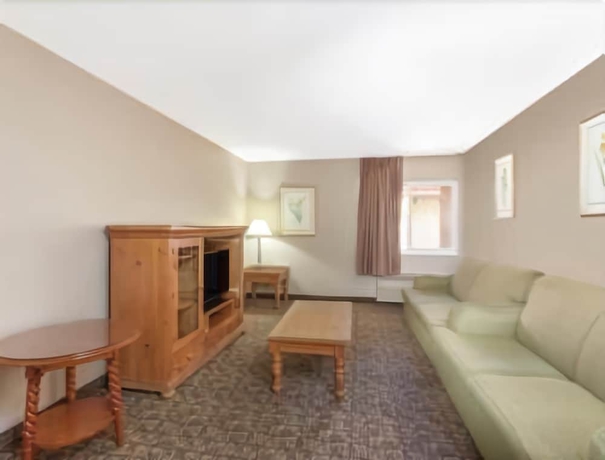 Imagen de la habitación del Hotel Ramada By Wyndham Fresno North. Foto 14