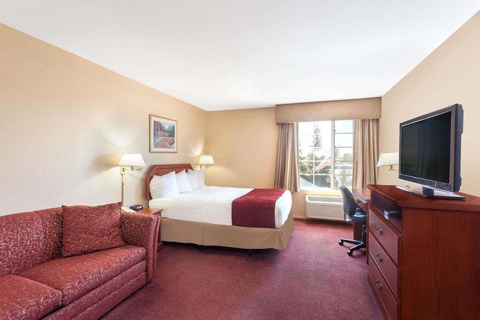 Imagen de la habitación del Hotel Ramada By Wyndham Fresno Northwest. Foto 8