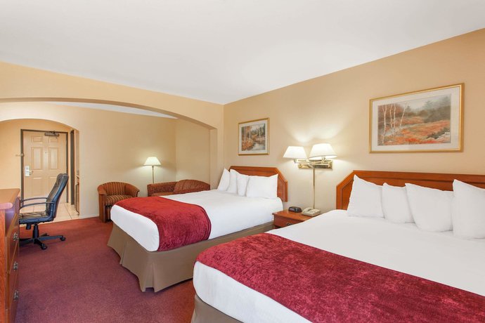 Imagen de la habitación del Hotel Ramada By Wyndham Fresno Northwest. Foto 12