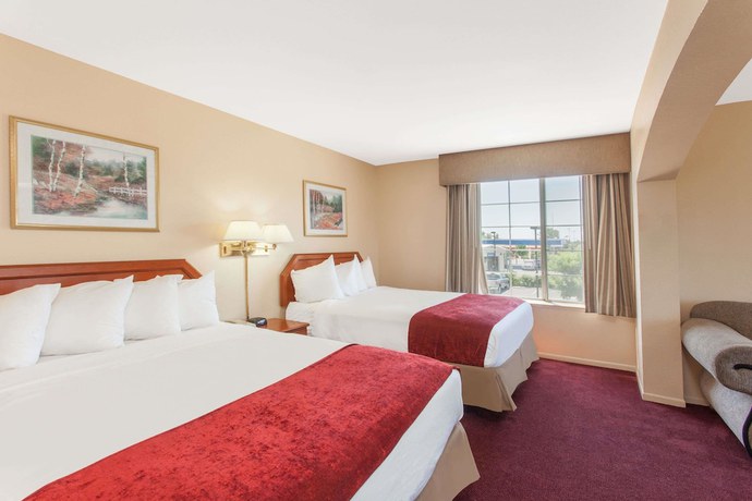 Imagen de la habitación del Hotel Ramada By Wyndham Fresno Northwest. Foto 18