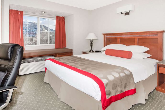 Imagen de la habitación del Hotel Ramada By Wyndham Frisco. Foto 8