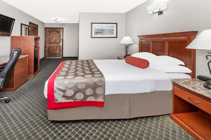 Imagen de la habitación del Hotel Ramada By Wyndham Frisco. Foto 14