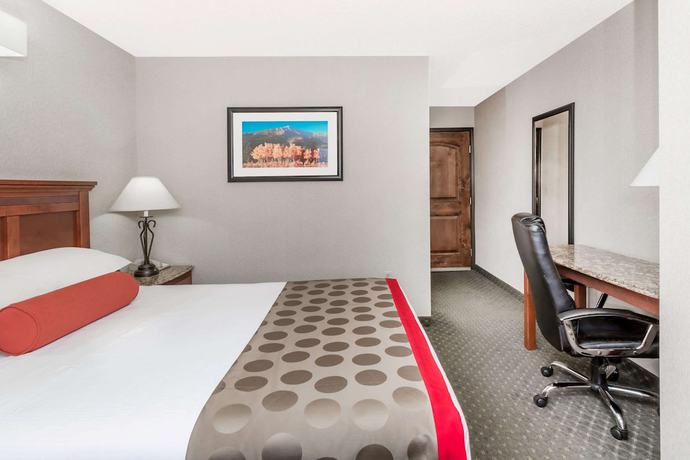 Imagen de la habitación del Hotel Ramada By Wyndham Frisco. Foto 16
