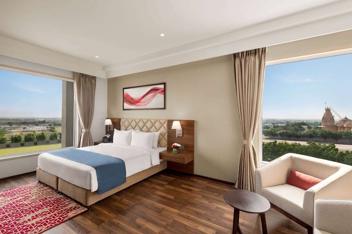 Imagen de la habitación del Hotel Ramada By Wyndham Gandhidham Shinay. Foto 15