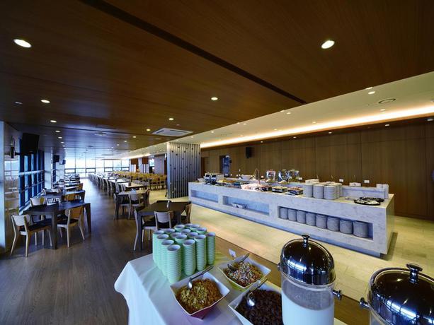 Imagen del bar/restaurante del Hotel Ramada By Wyndham Gangwon Sokcho. Foto 7