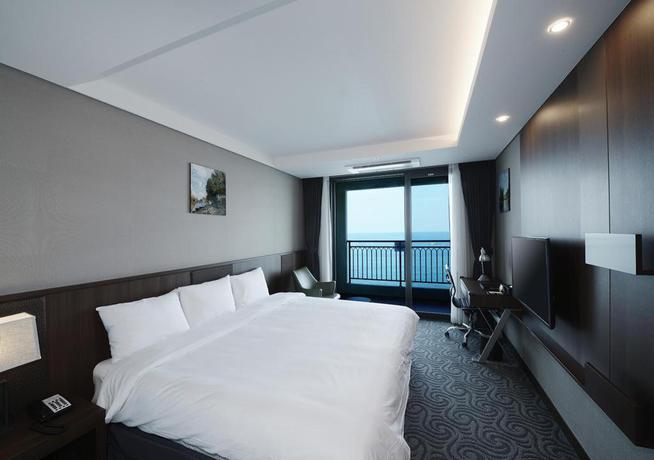 Imagen de la habitación del Hotel Ramada By Wyndham Gangwon Sokcho. Foto 11