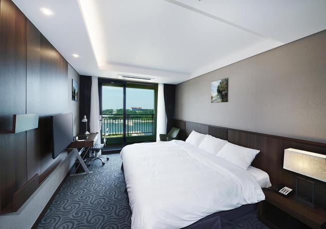 Imagen de la habitación del Hotel Ramada By Wyndham Gangwon Sokcho. Foto 12