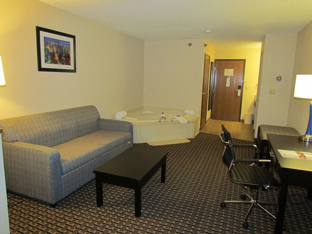 Imagen de la habitación del Hotel Ramada By Wyndham Glendale Heights/lombard. Foto 10