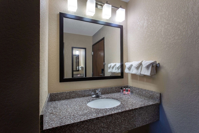 Imagen de la habitación del Hotel Ramada By Wyndham Glendale Heights/lombard. Foto 11