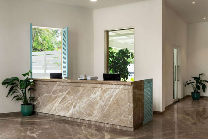 Imagen de los interiores del Hotel Ramada By Wyndham Goa Arpora. Foto 16