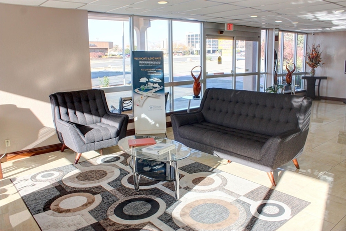 Imagen de los interiores del Hotel Ramada By Wyndham Grand Junction. Foto 14