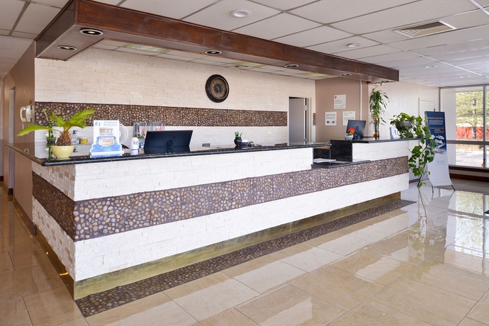 Imagen de los interiores del Hotel Ramada By Wyndham Grand Junction. Foto 17