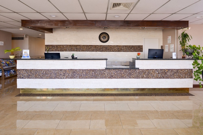 Imagen de los interiores del Hotel Ramada By Wyndham Grand Junction. Foto 18