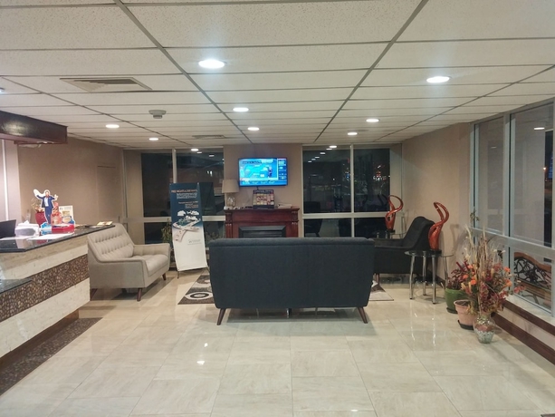 Imagen de los interiores del Hotel Ramada By Wyndham Grand Junction. Foto 19