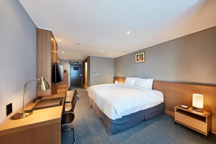 Imagen de la habitación del Hotel Ramada By Wyndham Gumi. Foto 8