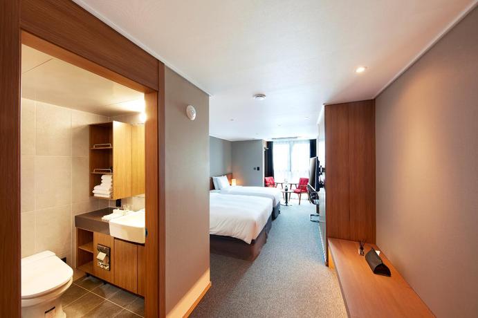 Imagen de la habitación del Hotel Ramada By Wyndham Gumi. Foto 10