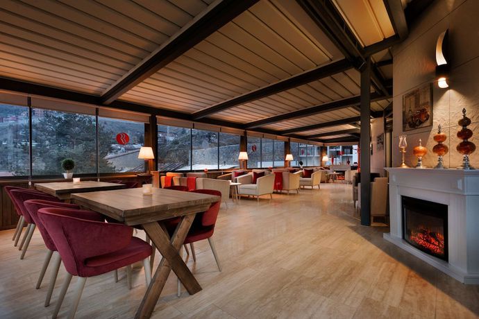 Imagen de los interiores del Hotel Ramada By Wyndham Gumushane. Foto 14