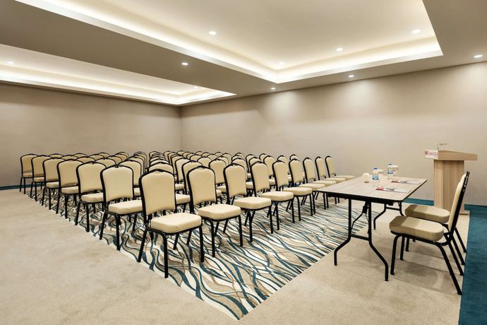 Imagen de los interiores del Hotel Ramada By Wyndham Gumushane. Foto 16