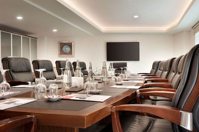 Imagen de los interiores del Hotel Ramada By Wyndham Gumushane. Foto 17