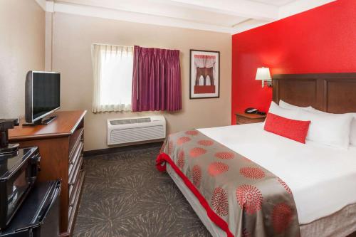 Imagen de la habitación del Hotel Ramada By Wyndham Hammond & Conference Center. Foto 9