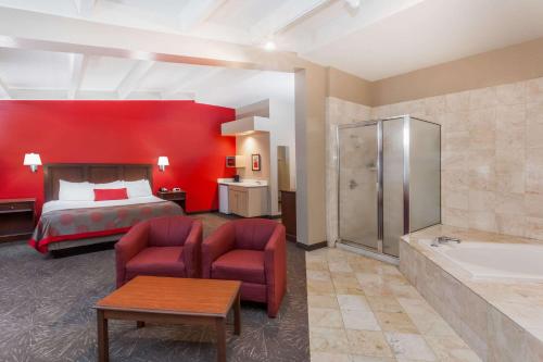 Imagen de la habitación del Hotel Ramada By Wyndham Hammond & Conference Center. Foto 11