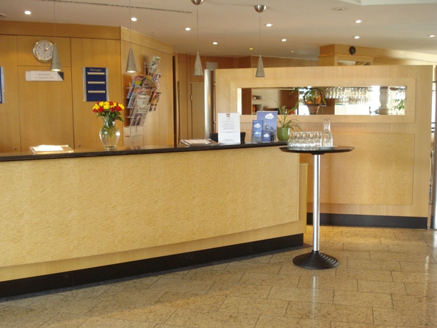 Imagen de los interiores del Hotel Ramada By Wyndham Hannover. Foto 7