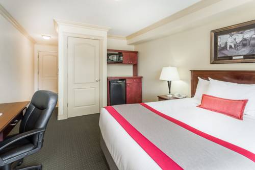 Imagen de la habitación del Hotel Ramada By Wyndham Hinton. Foto 2